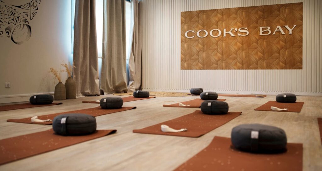studio yoga cook's bay