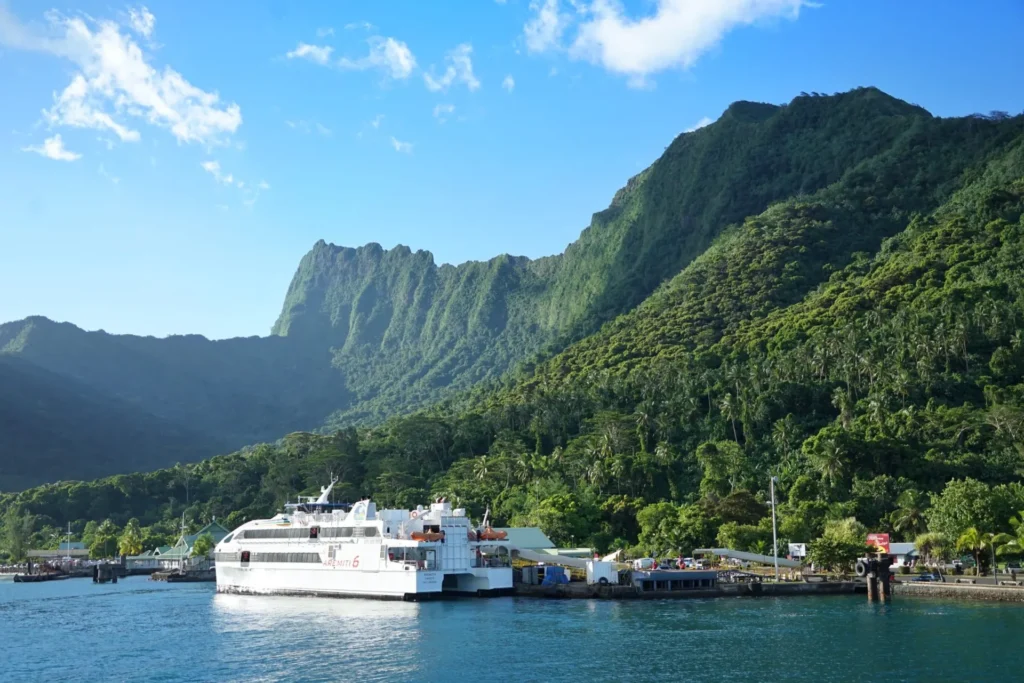 The Aremiti ferry arriving at the port of Vaiare on Moorea